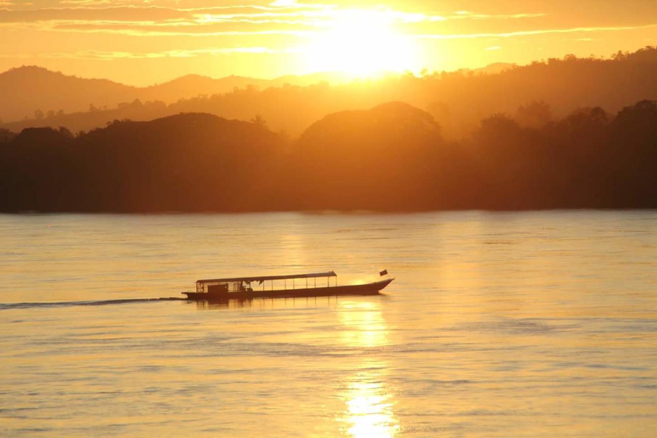 Baan Sky House Riverside Homestay Chiang Khan Bagian luar foto