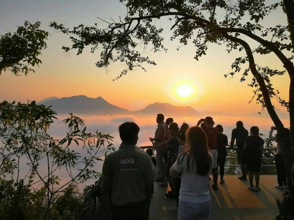 Baan Sky House Riverside Homestay Chiang Khan Bagian luar foto